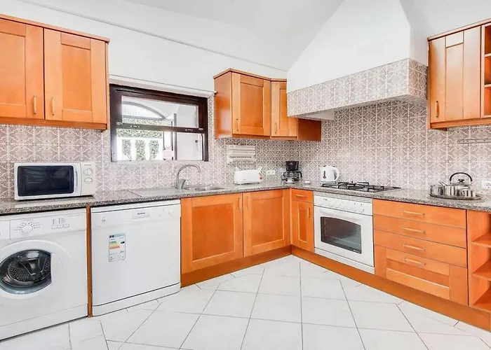 Brigida Villa Patroves